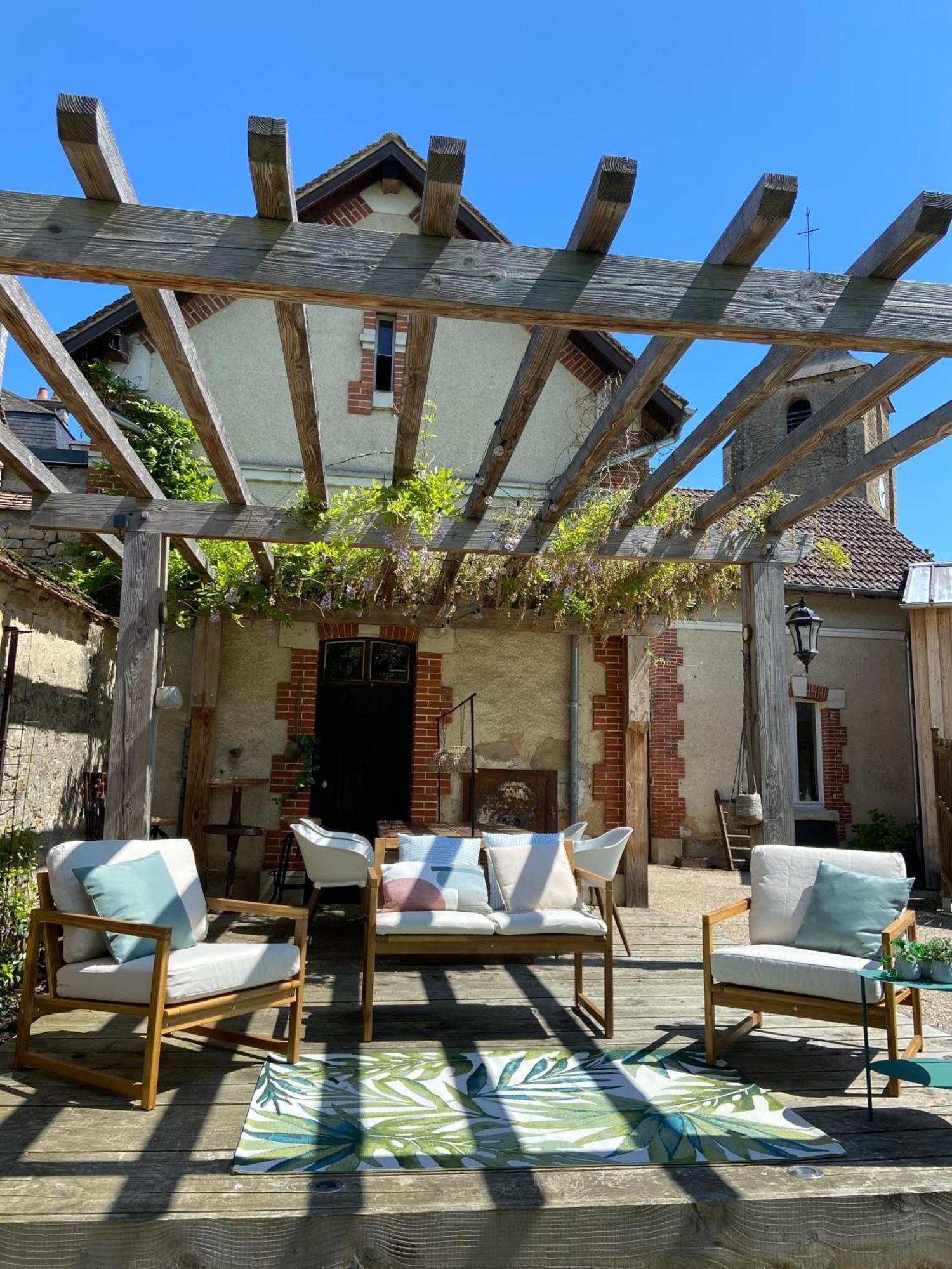 Pool House-L'Hirondelle De Sermizelles- Grand Jardin, Calme Et Nature Aux Portes Du Morvan Eksteriør bilde
